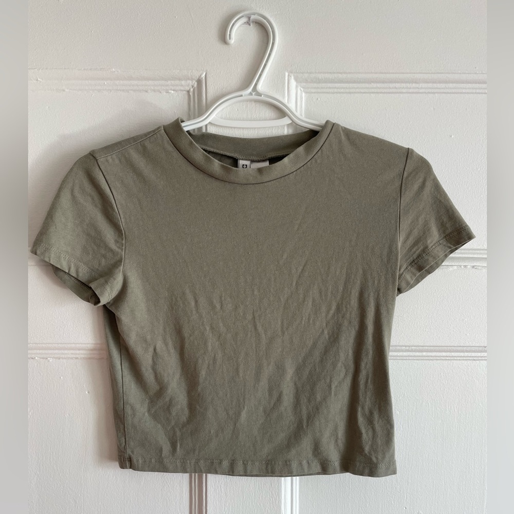 H&M | Khaki Fitted Crop Top
